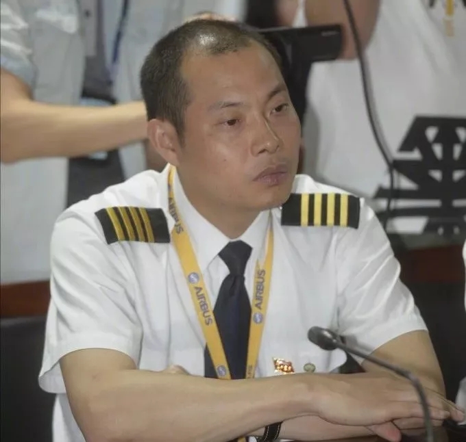 川航機(jī)長回憶生死備降驚魂一刻，這波操作簡直是奇跡！