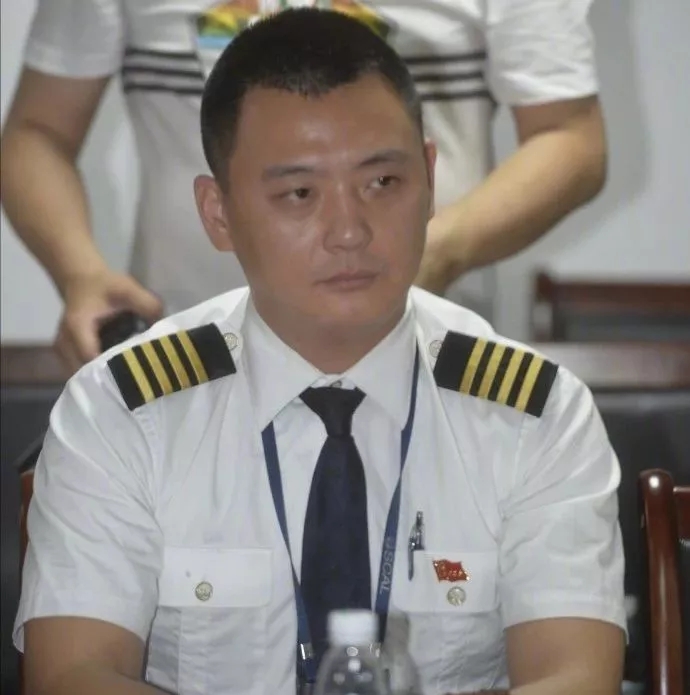 川航機(jī)長回憶生死備降驚魂一刻，這波操作簡直是奇跡！