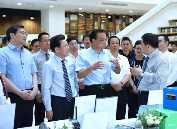 李克強在湖南考察時強調 加快新舊動能轉換 增強發展內生動力