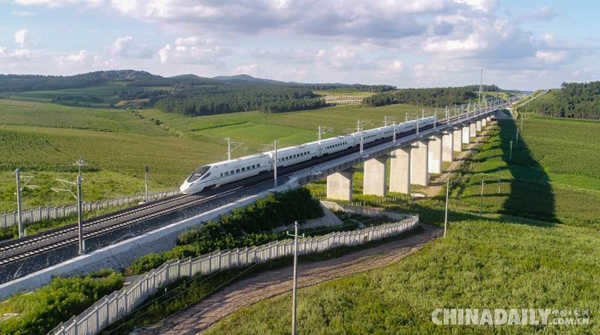 哈爾濱至佳木斯鐵路9月30日開通運營<BR>兩地客車旅行時間縮短至2小時