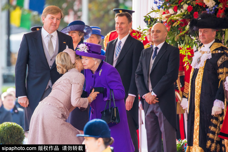 荷蘭國(guó)王攜王后對(duì)英國(guó)倫敦進(jìn)行國(guó)事訪問 英國(guó)女王出席歡迎儀式